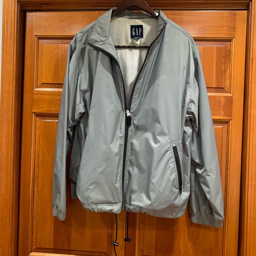Gap men’s rain jacket / wind breaker